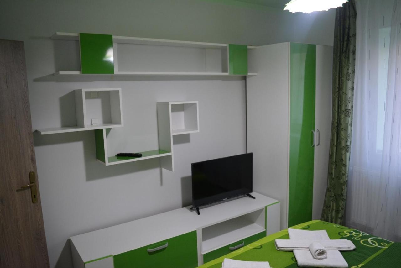 Green Rooms Hunedoara Exterior foto