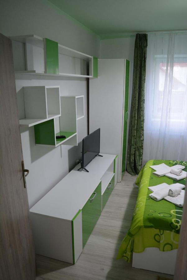 Green Rooms Hunedoara Exterior foto